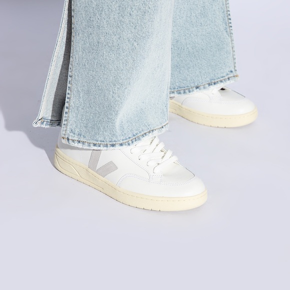 Veja Sneakers v-12 Size 7 grey and white - Picture 1 of 9